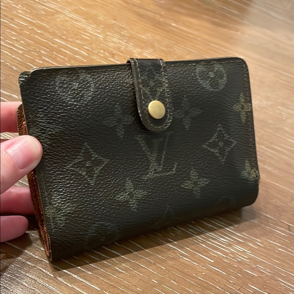 SALE PRICE FIRM Louis Vuitton monogram wallet - with snap, kiss lock coin pocket